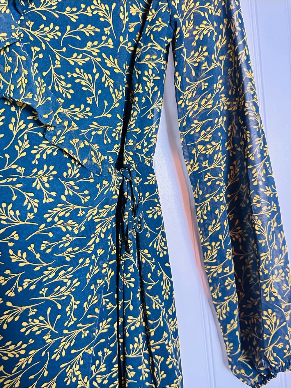 Everly Long Sleeve V-Neck Floral Wrap Midi Dress Floral Large - Picture 9 of 11